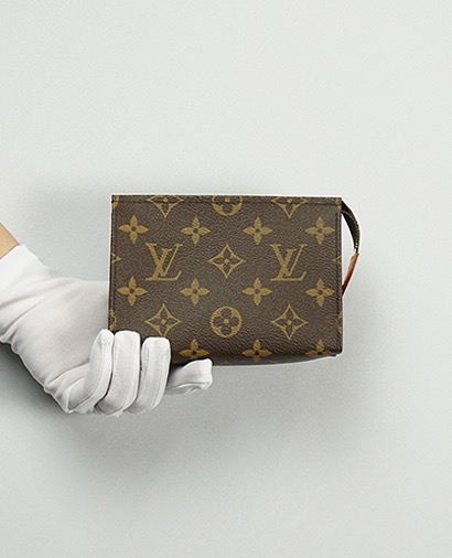 Louis Vuitton Toiletry Pouch 15, front view